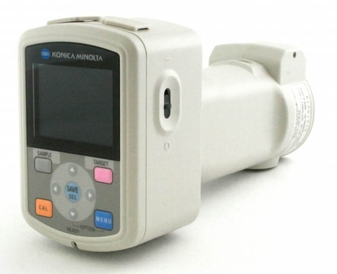 Minolta CM-600d Spektrofotometer Genggam Presisi Tinggi dengan aperture 8mm